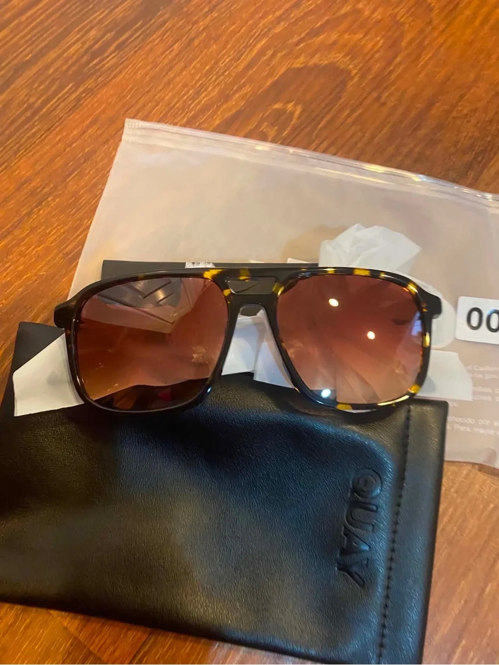 NWT Quay Sunglasses BLACK